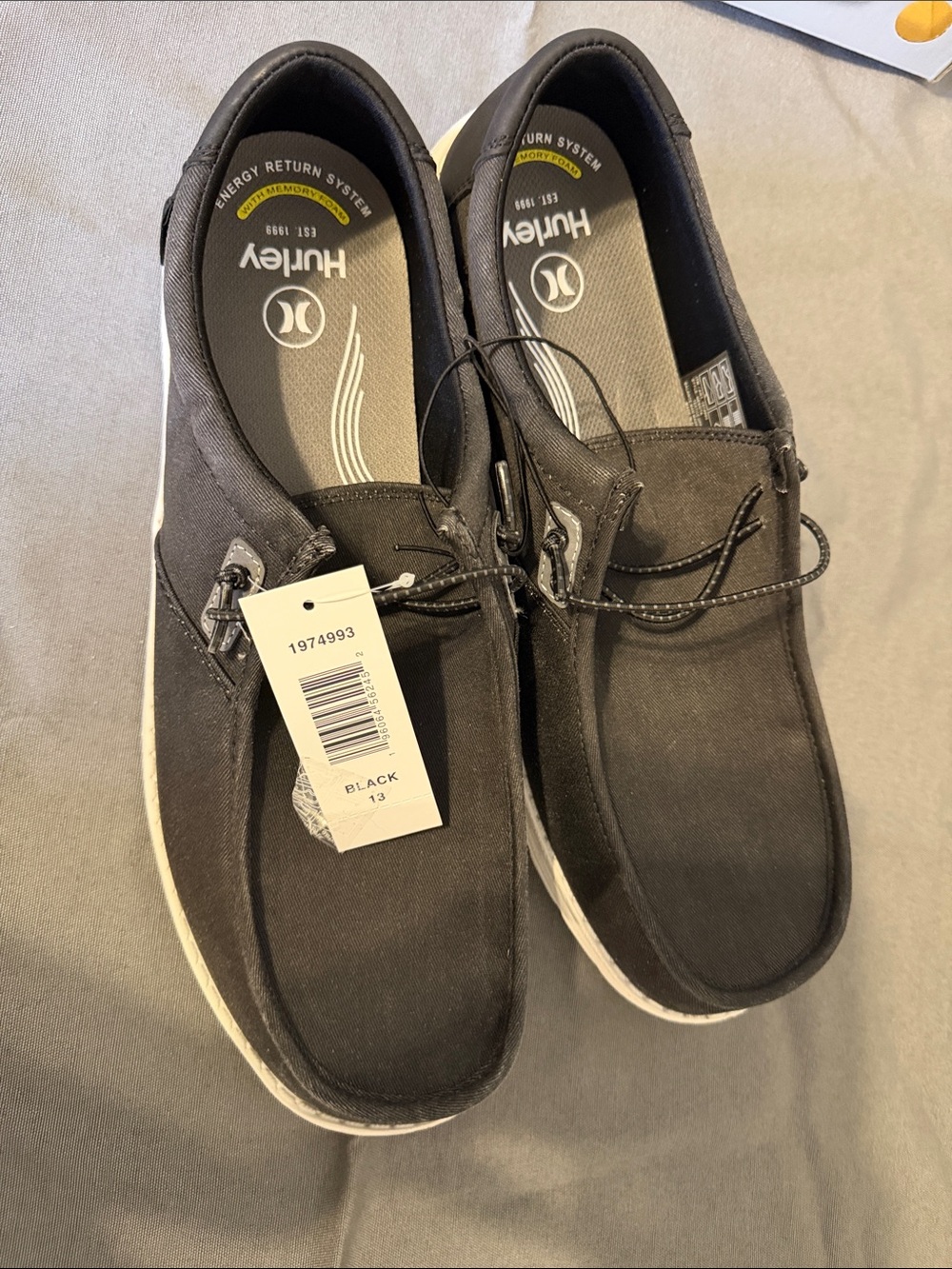 Hurley Nesota Shoes in Black with White Sole